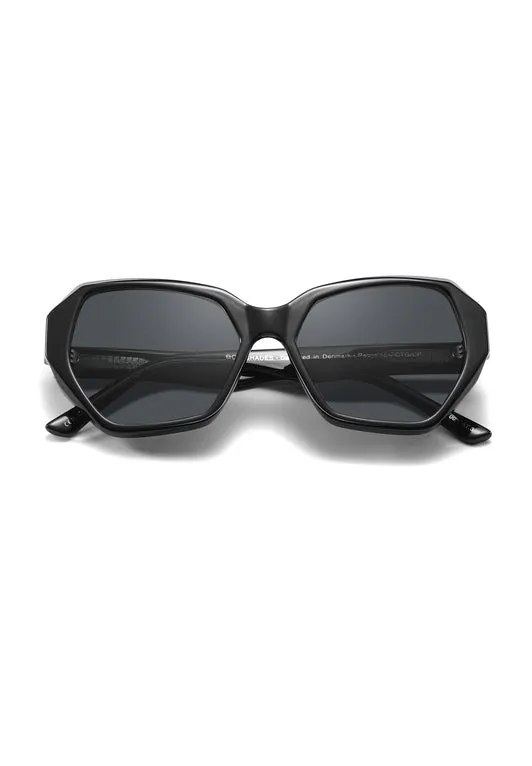 LUCIA BLACK