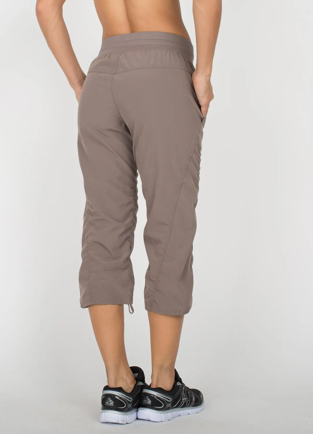 Lumen Lightweight Capri Pant