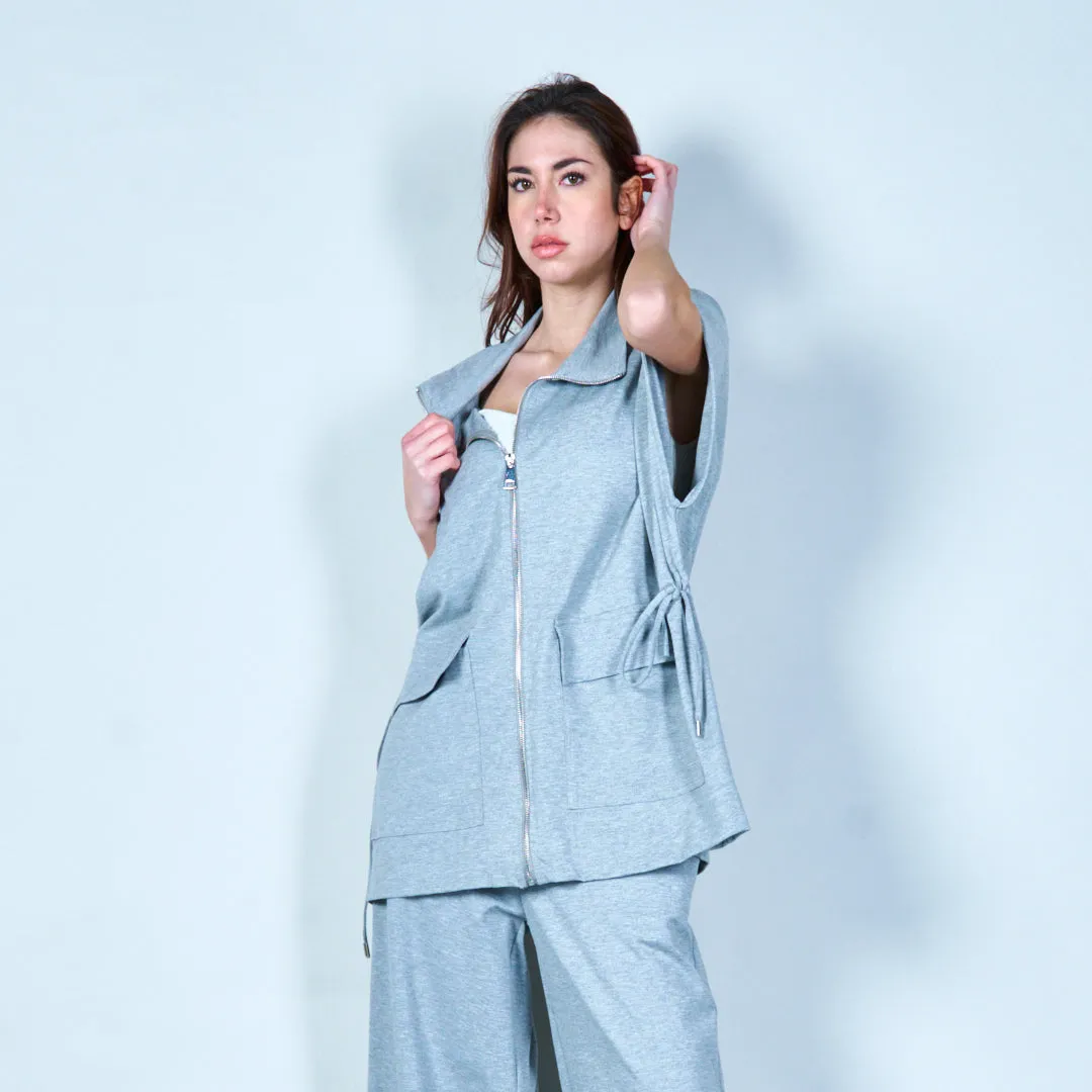 Zip-up short-sleeve hoodie with pockets wholesale
